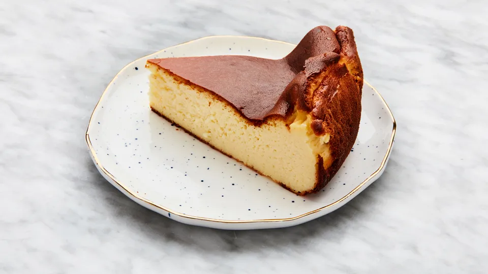 Basque cheesecake whole